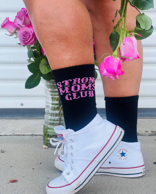 STRONG MOM CREW SOCKS